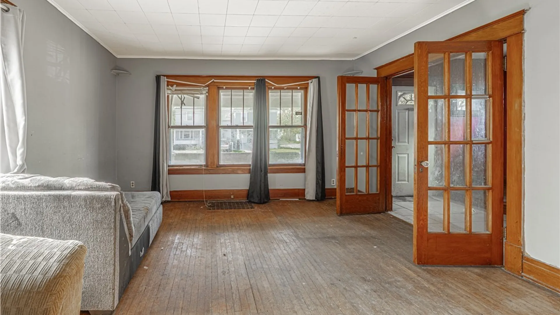Property at 2204 Ontario Avenue, Niagara Falls, NY 14305 13