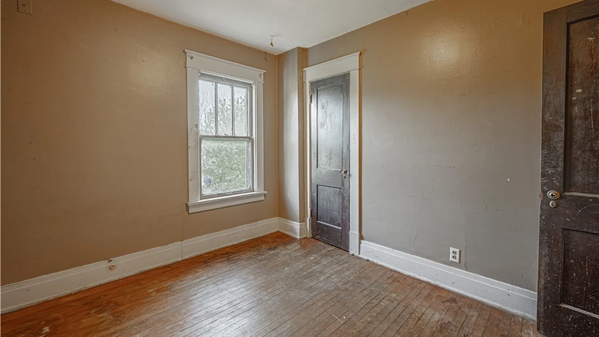 Property at 2204 Ontario Avenue, Niagara Falls, NY 14305 19