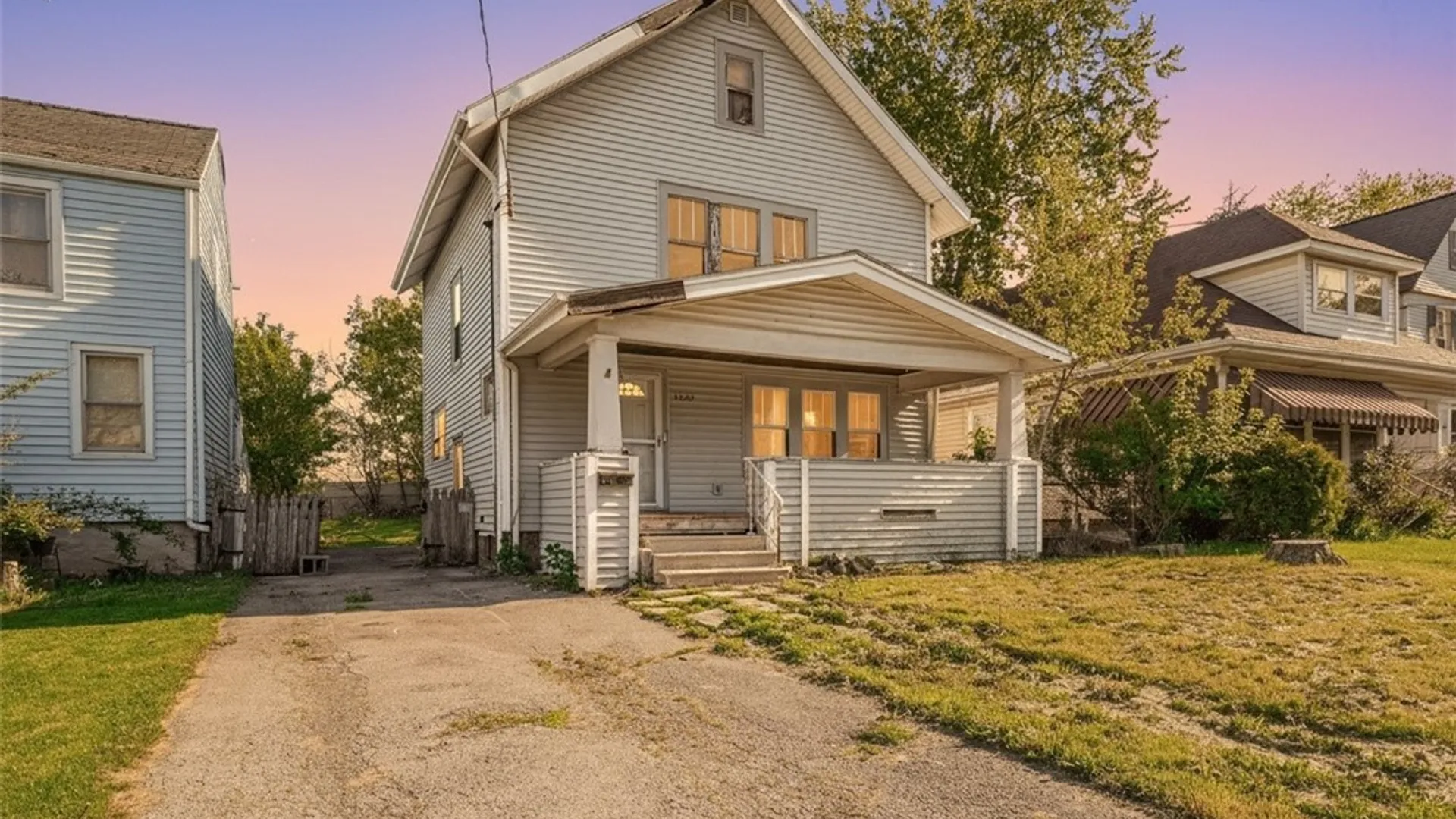 Property at 2204 Ontario Avenue, Niagara Falls, NY 14305 2