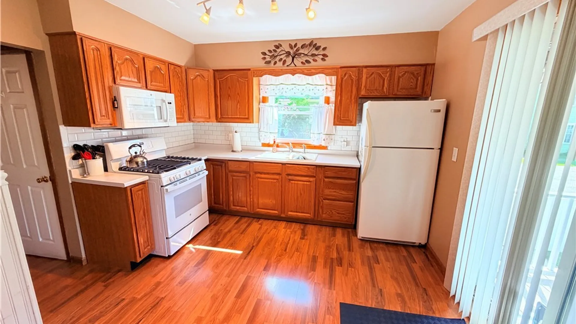 Property at 107 Downing Street, Buffalo, NY 14220 3