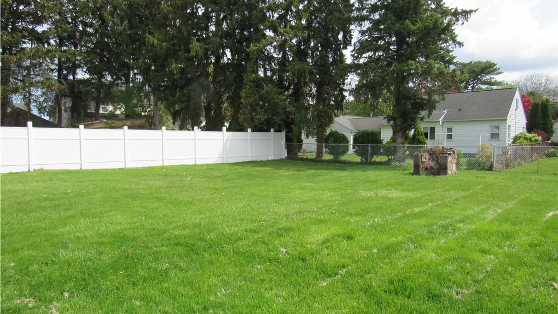 Property at 266 Moulson Street, Rochester, NY 14621 7