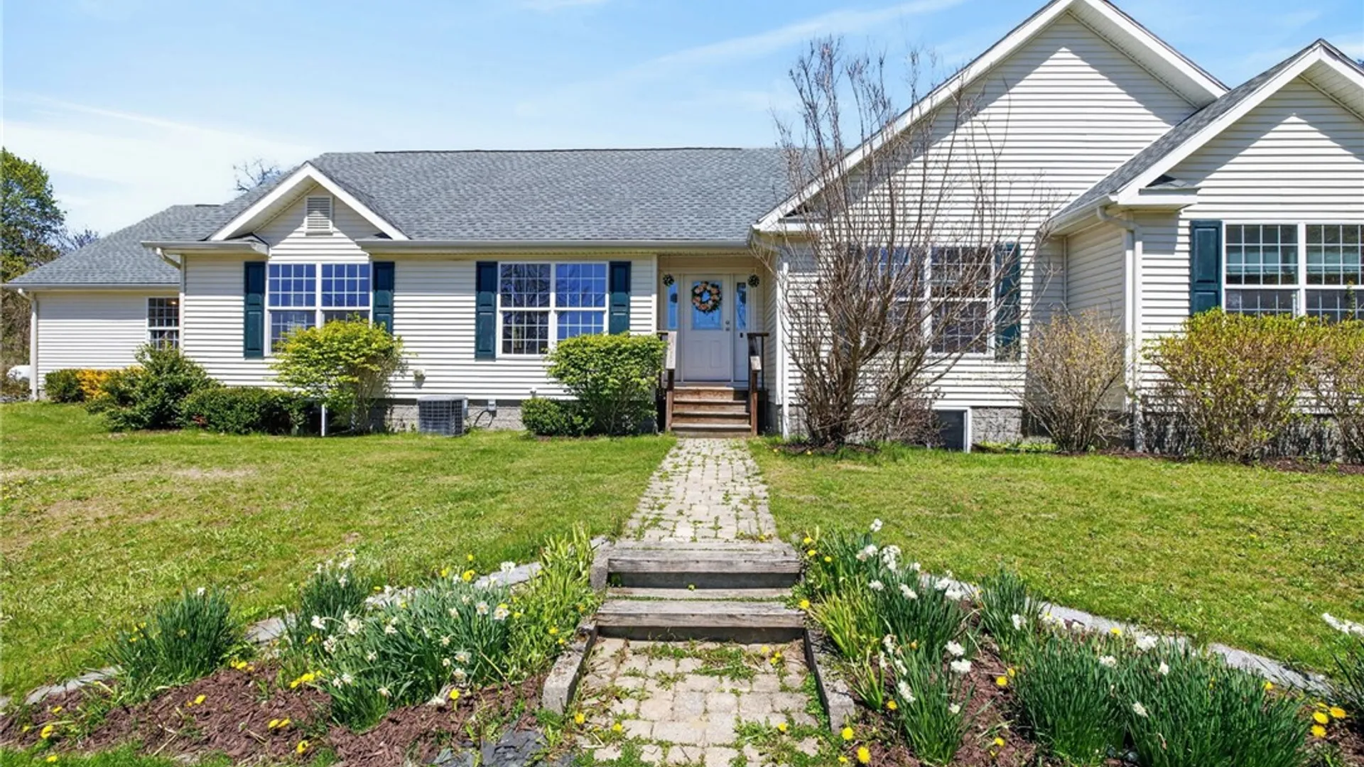 Property at 8628 Garlinghouse Road, Naples, NY 14512 3