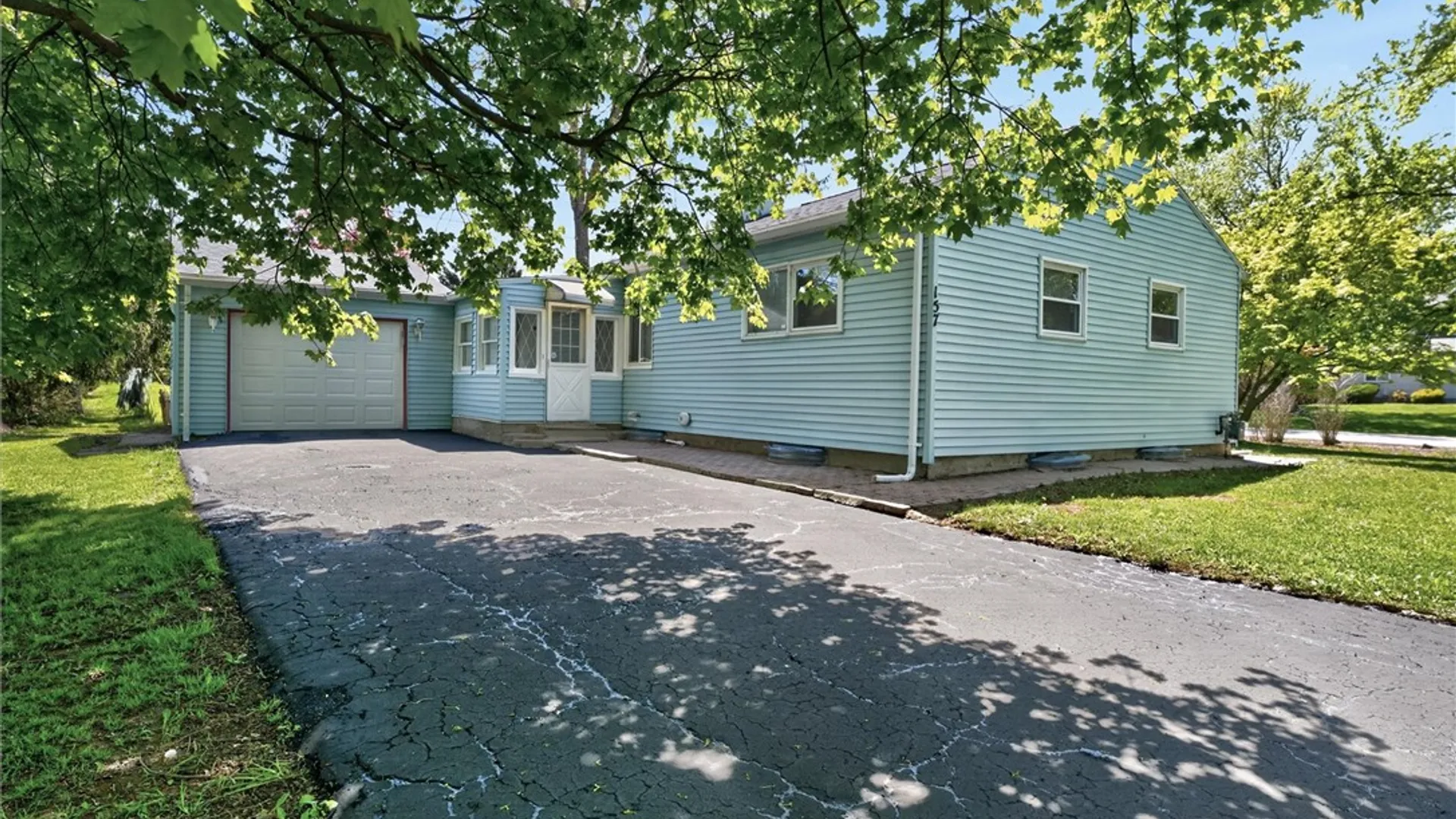 Property at 157 Hollybrook Road, Henrietta, NY 14623 22
