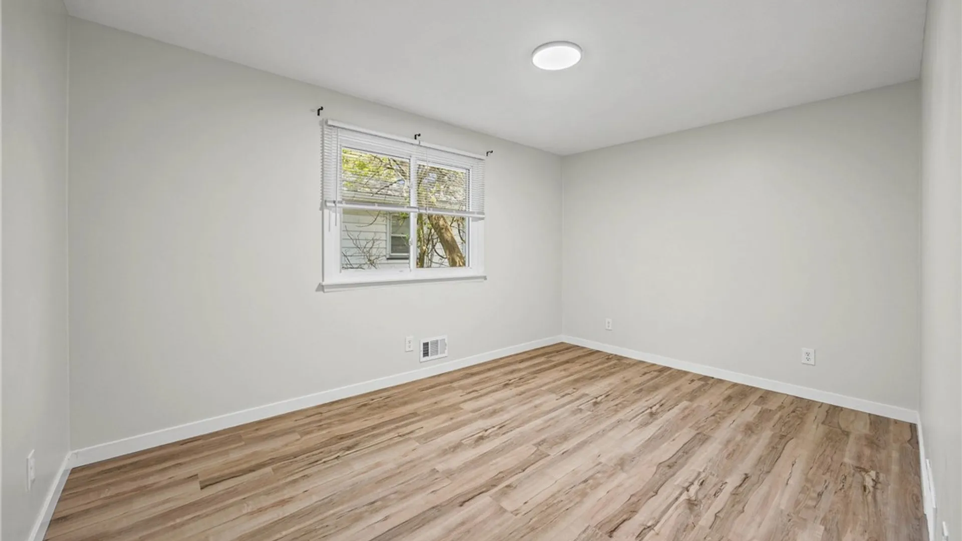 Property at 277 Wolcott Avenue, Gates, NY 14606 21