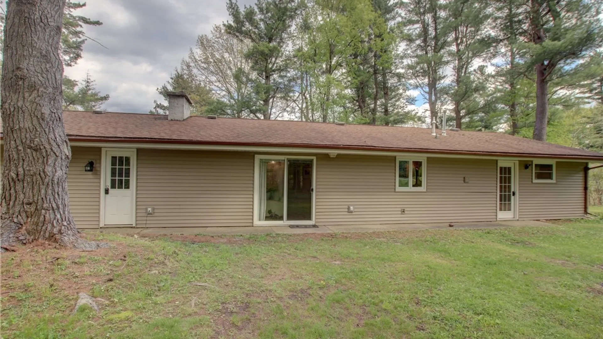 Property at 215 Greenwood Drive, Aurora, NY 14052 9