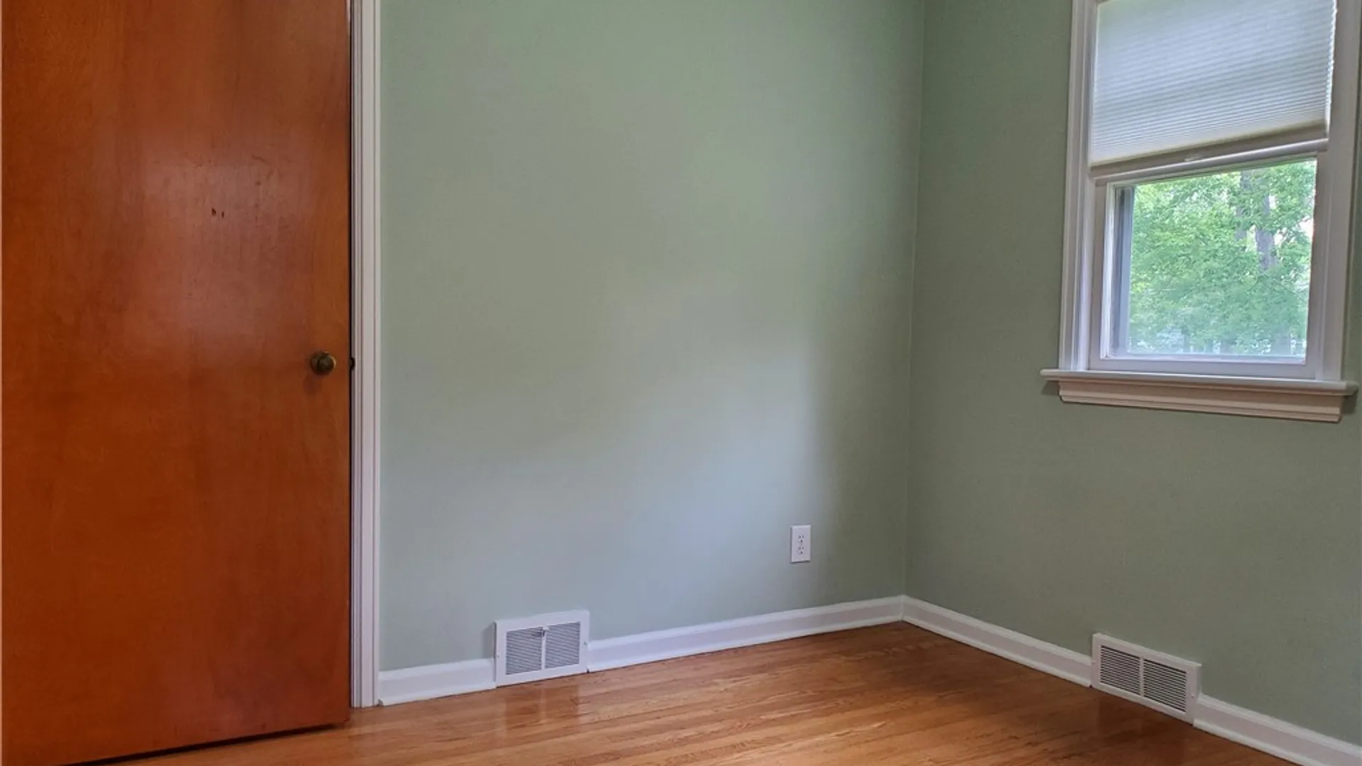 Property at 125 Sydenham Road, Irondequoit, NY 14609 15