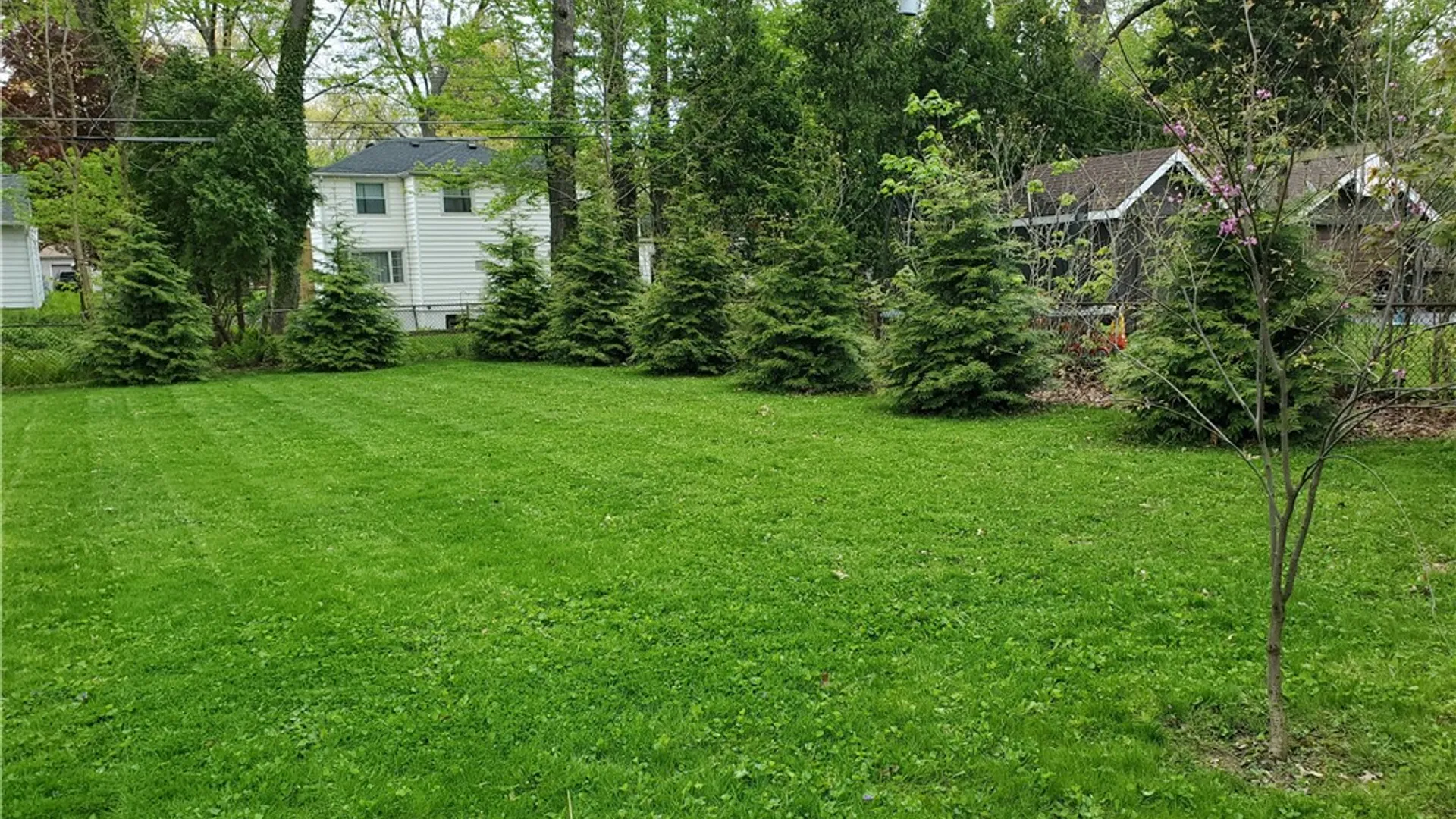 Property at 125 Sydenham Road, Irondequoit, NY 14609 9