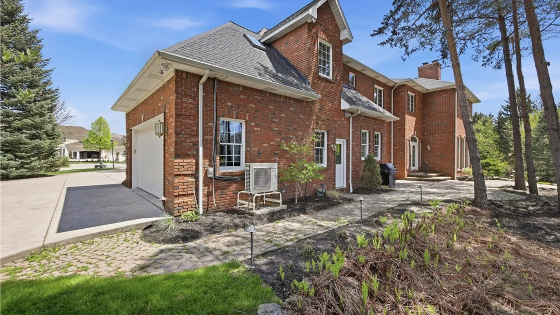 Property at 85 Galileo Drive, Amherst, NY 14221 36