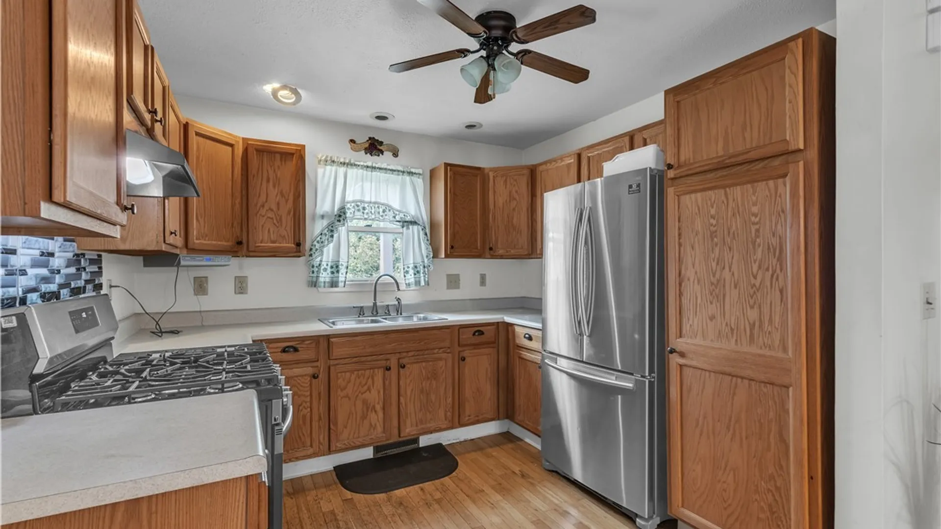 Property at 31 Johnson Street, Buffalo, NY 14212 15