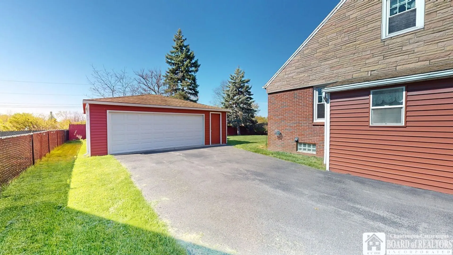Property at 645 Mapleview Rd, Cheektowaga, NY 14225 2