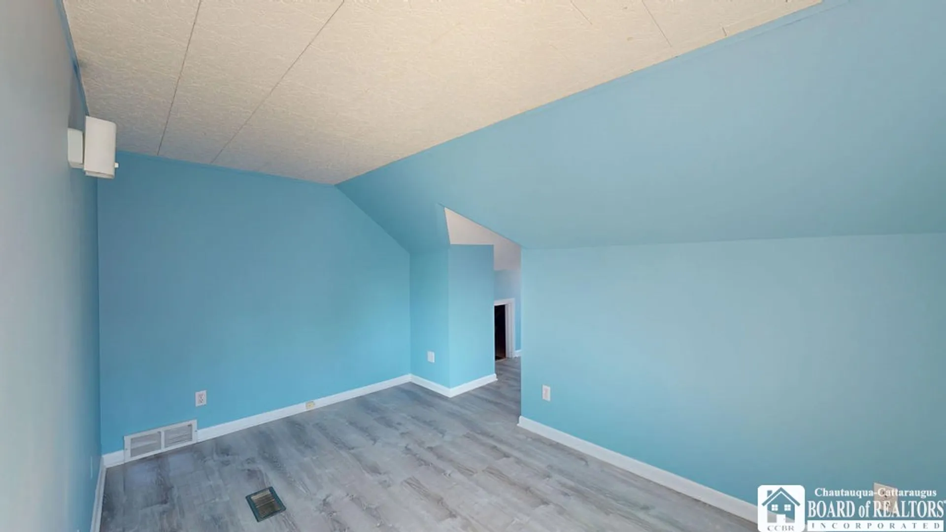 Property at 645 Mapleview Rd, Cheektowaga, NY 14225 29