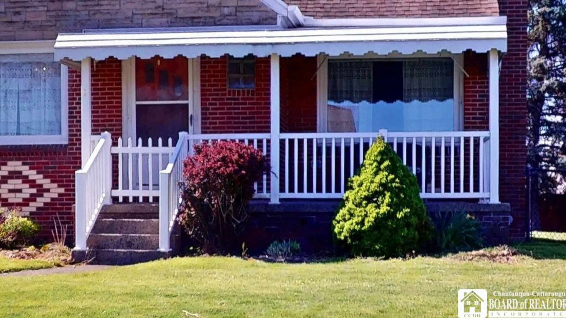 Property at 645 Mapleview Rd, Cheektowaga, NY 14225 3