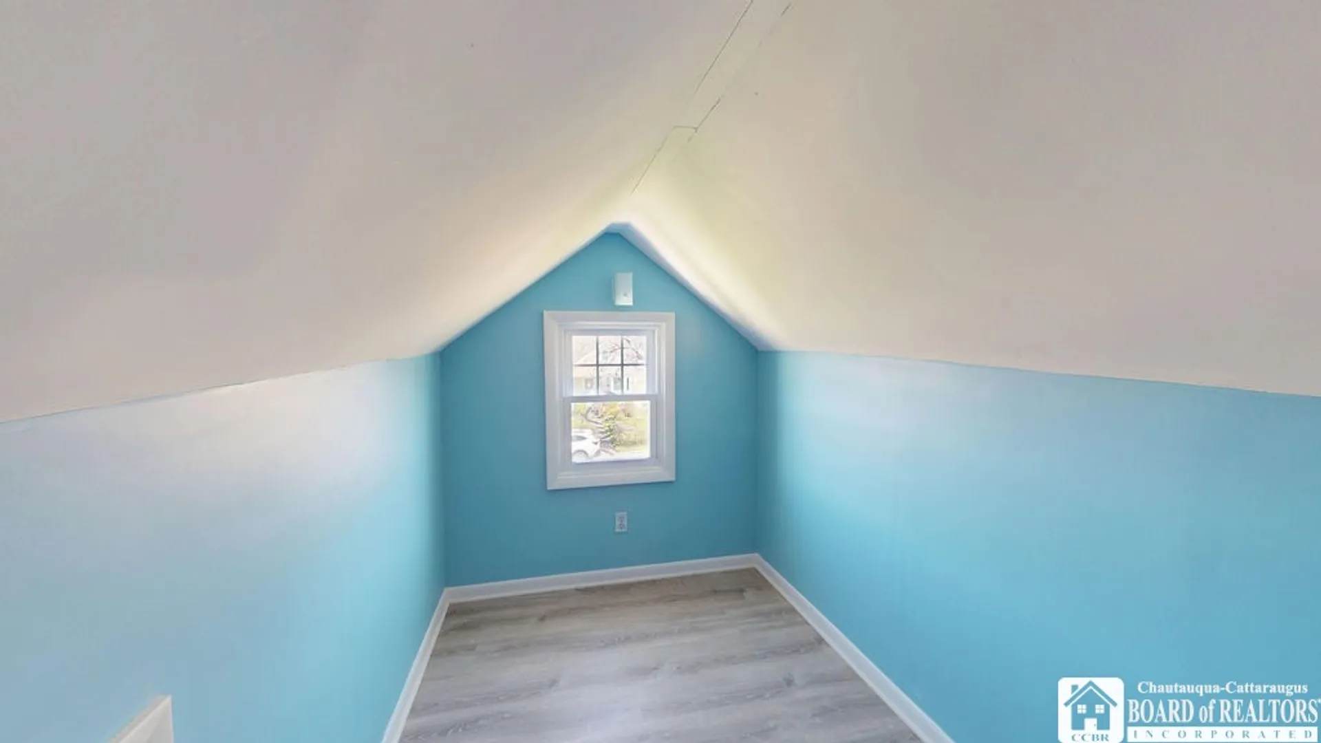 Property at 645 Mapleview Rd, Cheektowaga, NY 14225 32