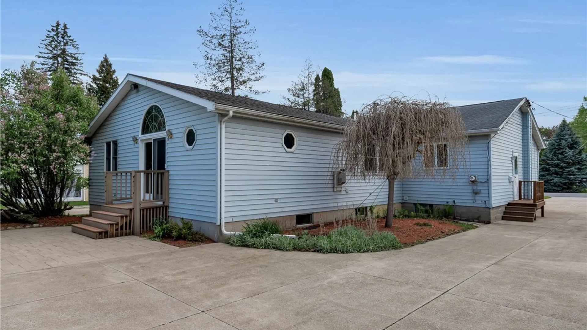 Property at 59 Weigand Street, West Seneca, NY 14224 5