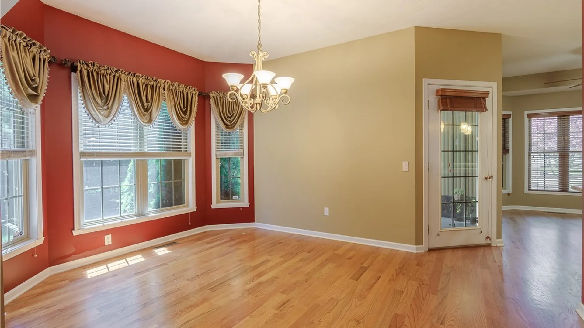 Property at 133 Leamington Circle, Greece, NY 14626 11