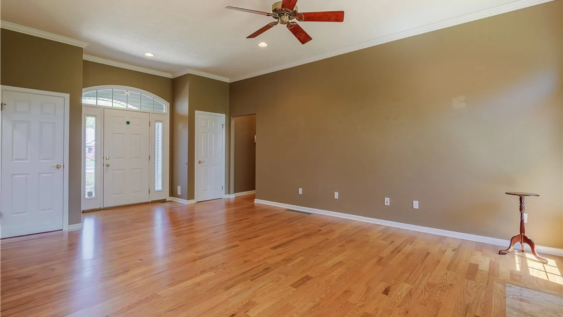 Property at 133 Leamington Circle, Greece, NY 14626 12