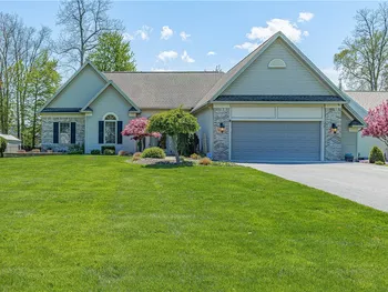 133 Leamington Circle, Greece, NY 14626