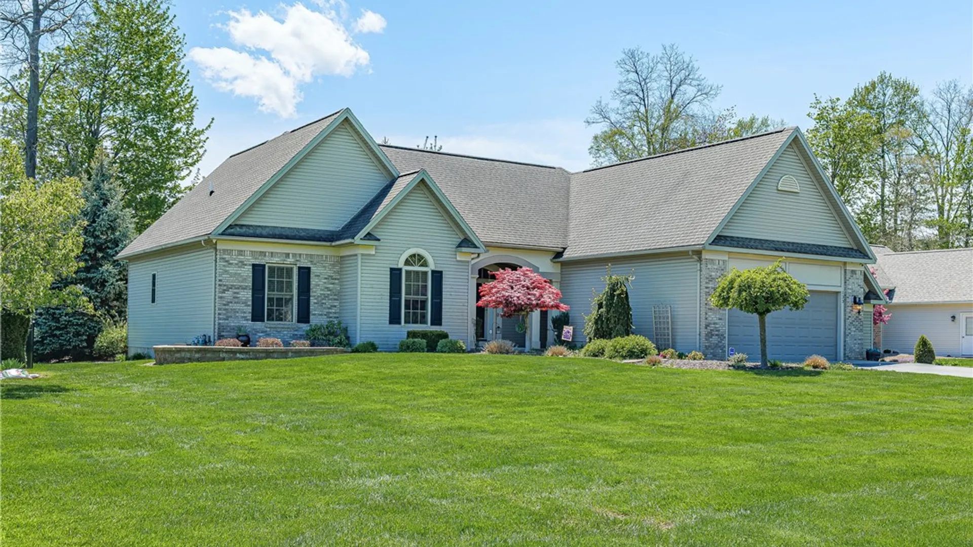 Property at 133 Leamington Circle, Greece, NY 14626 2