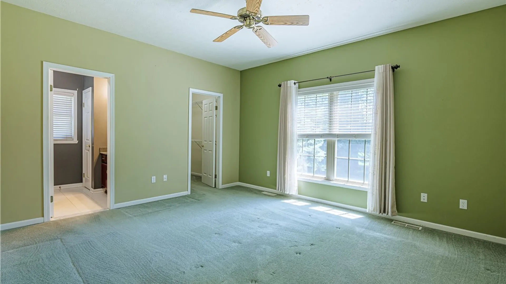 Property at 133 Leamington Circle, Greece, NY 14626 24