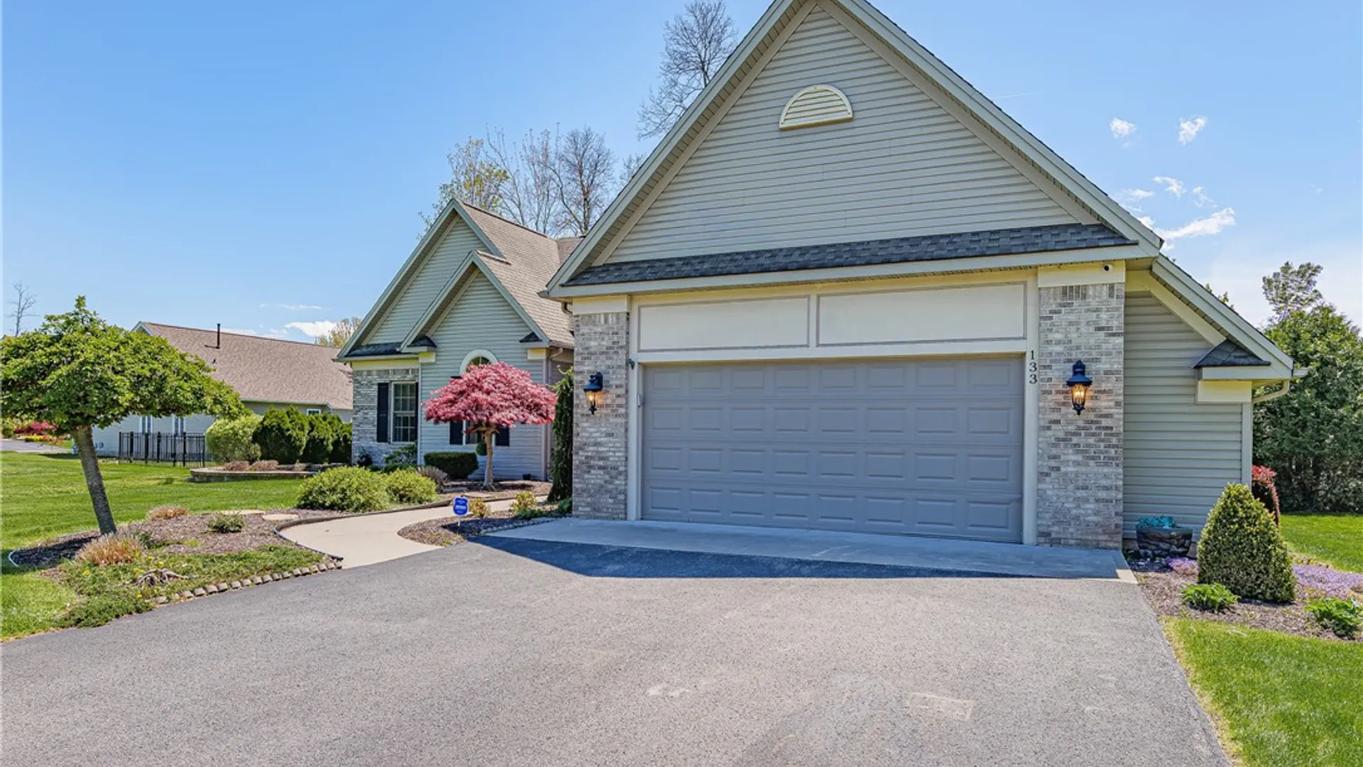 Property at 133 Leamington Circle, Greece, NY 14626 3