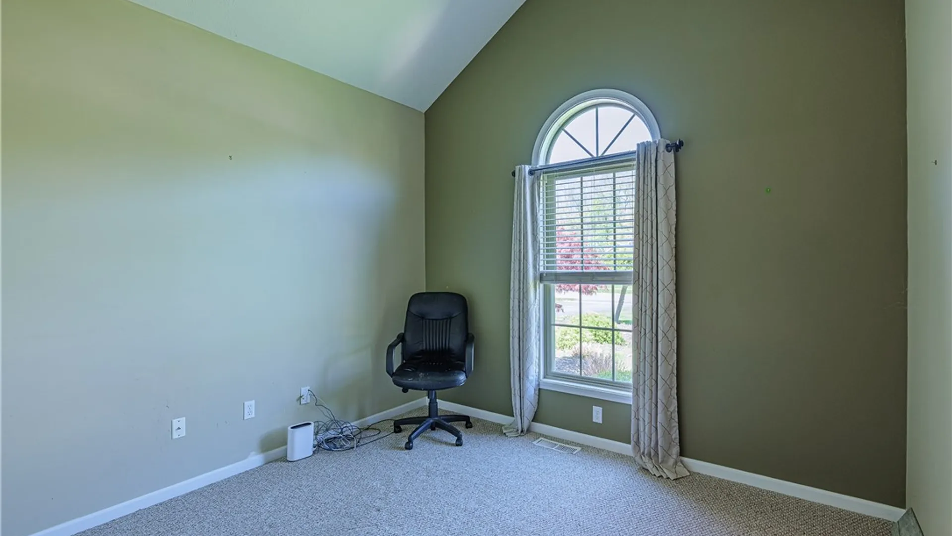 Property at 133 Leamington Circle, Greece, NY 14626 31