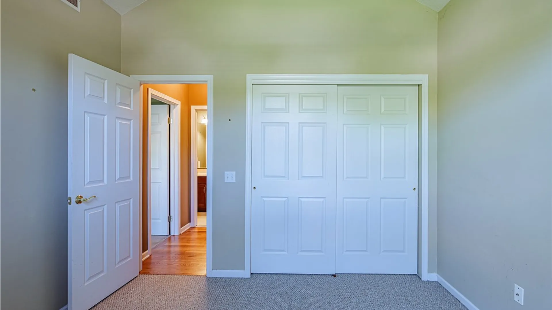 Property at 133 Leamington Circle, Greece, NY 14626 33