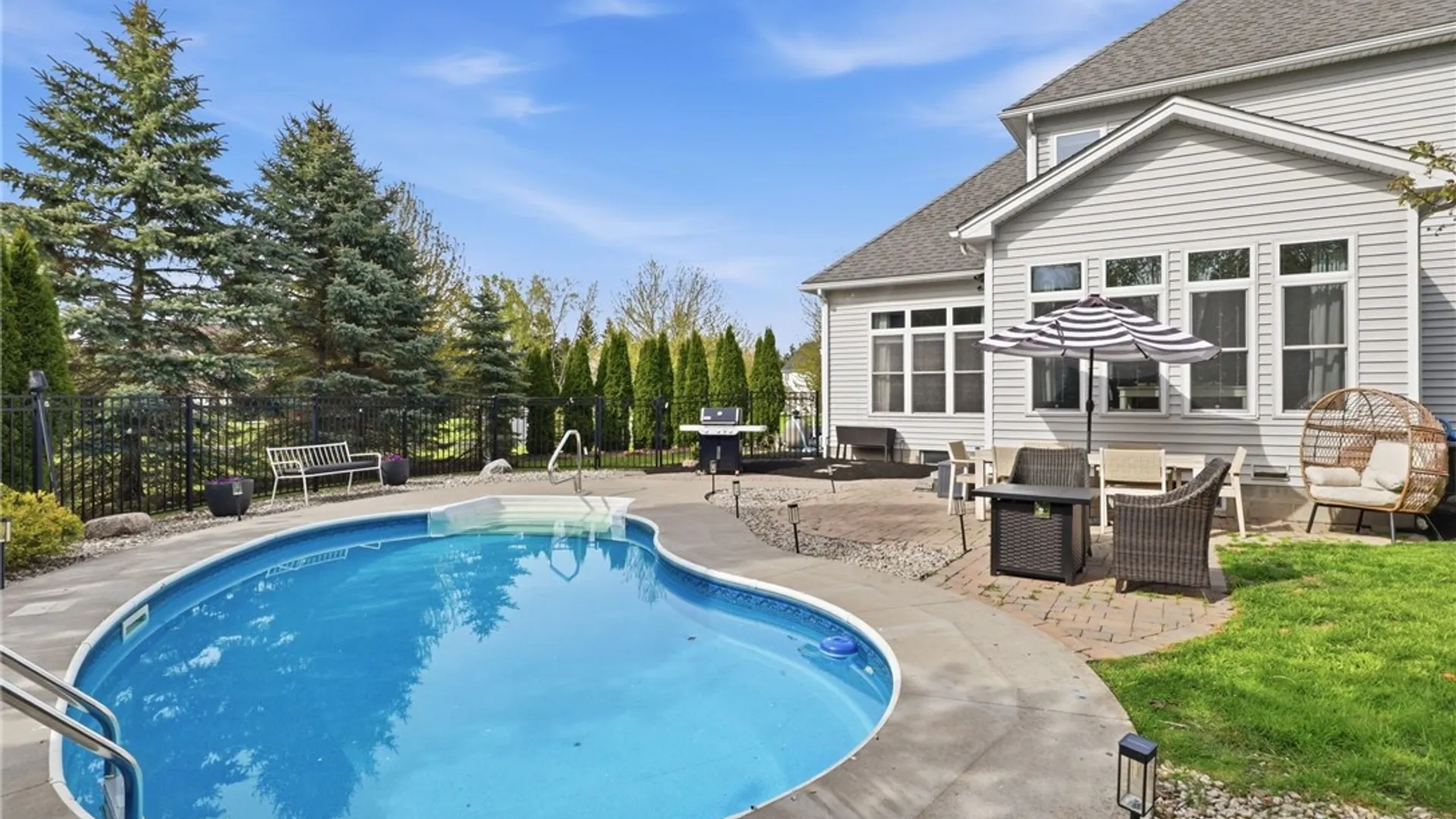 Property at 1070 Sagebrook Way, Webster, NY 14580 34