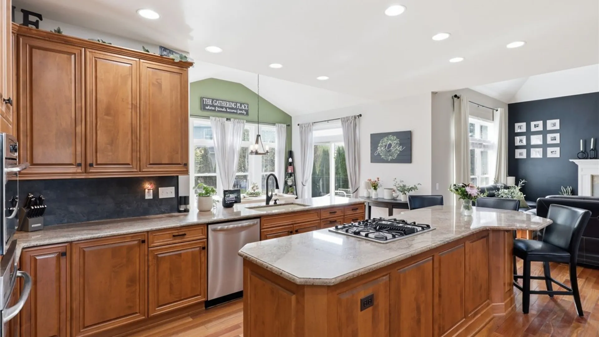 Property at 1070 Sagebrook Way, Webster, NY 14580 4