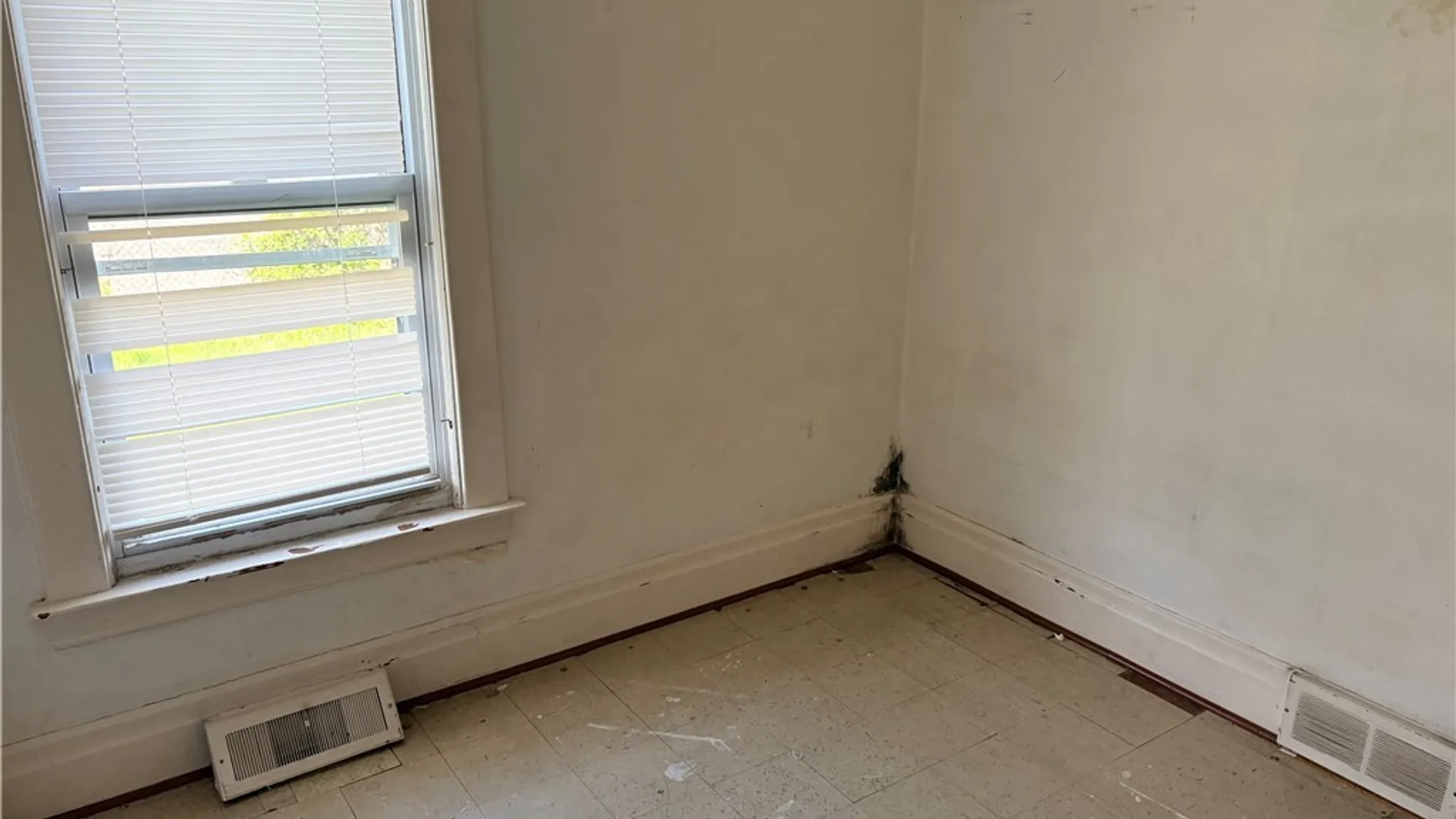 Property at 2204 La Salle Avenue, Niagara Falls, NY 14301 24