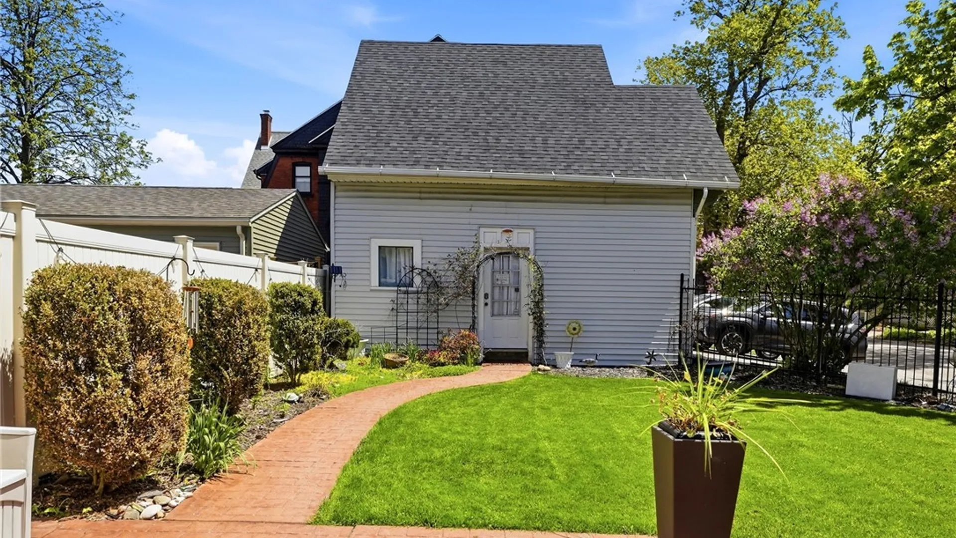 Property at 439 Richmond Avenue, Buffalo, NY 14222 44