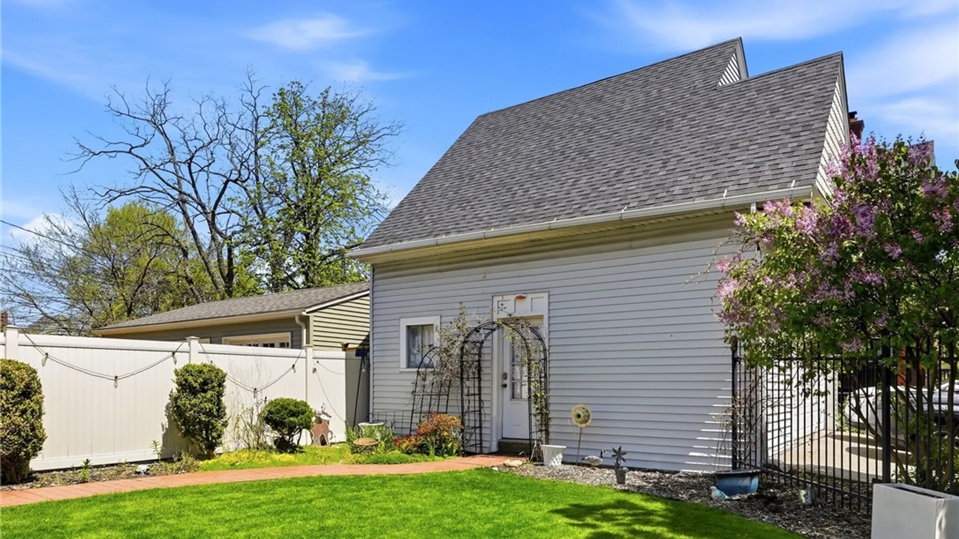 Property at 439 Richmond Avenue, Buffalo, NY 14222 45