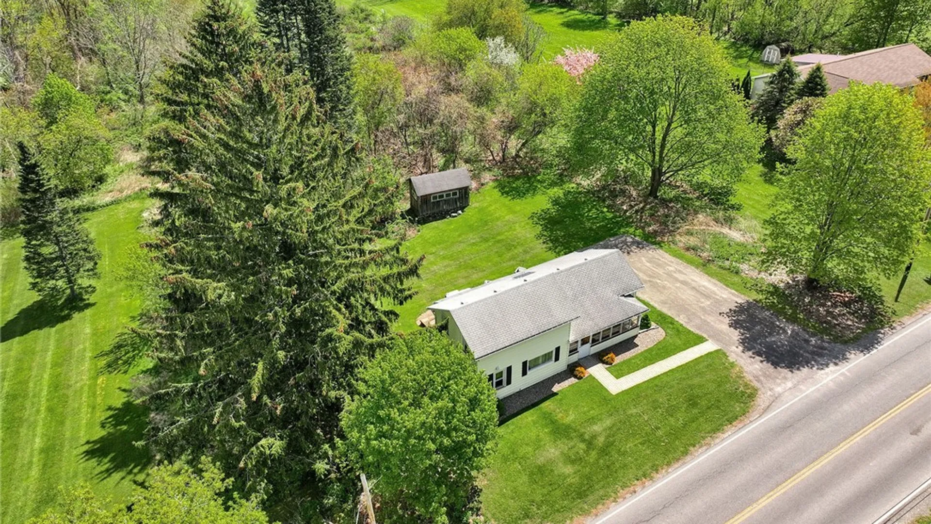 Property at 5100 Lincoln Road, Walworth, NY 14519 3