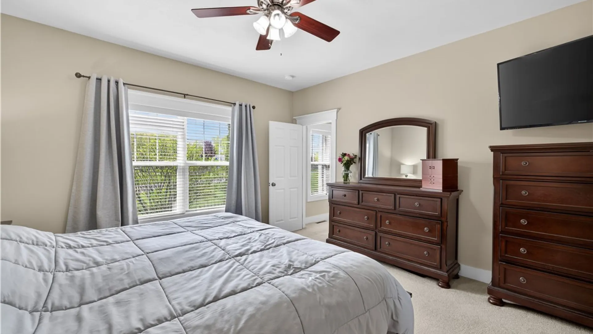 Property at 8195 Fenimore Court, Clay, NY 13090 18