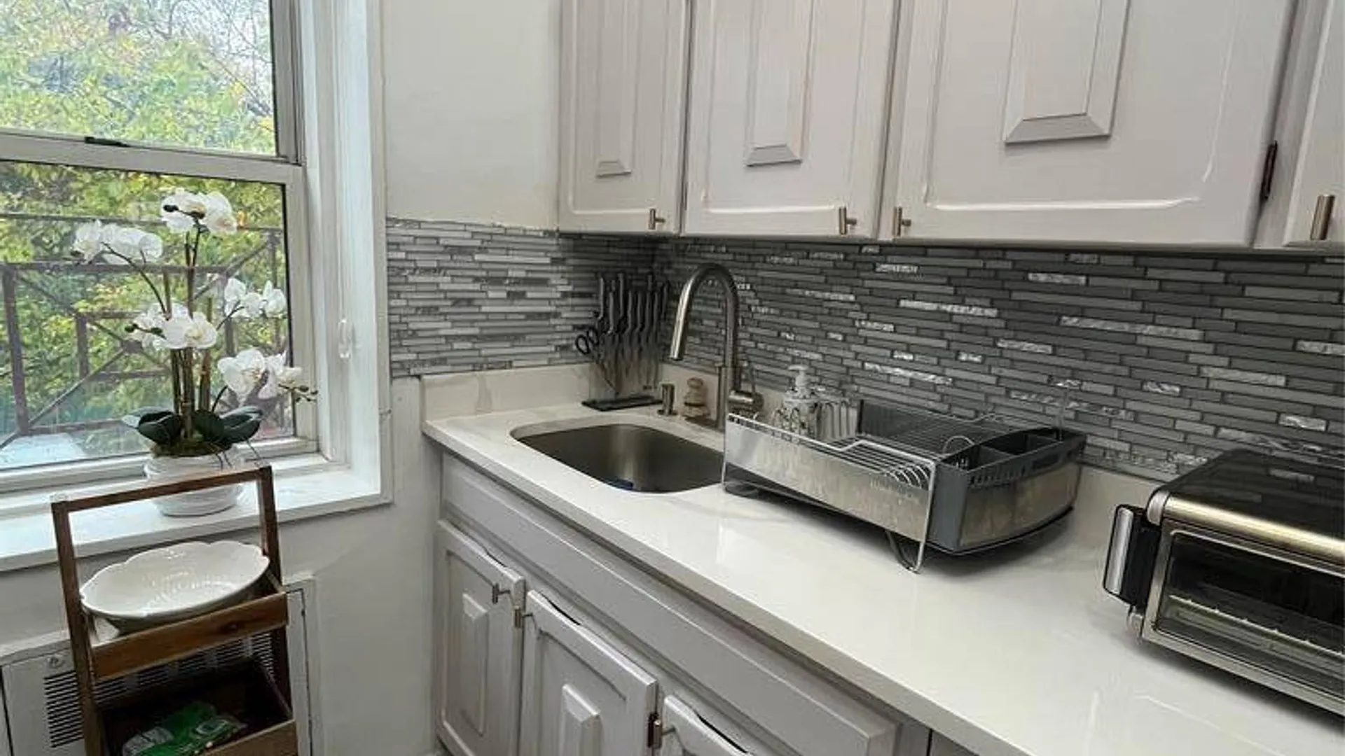 Property at 1 Balint Dr, Yonkers, NY 10710 7