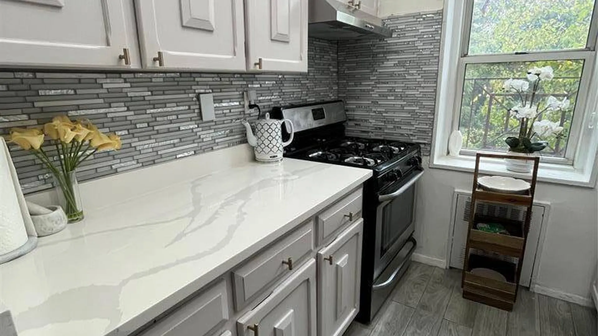 Property at 1 Balint Dr, Yonkers, NY 10710 8