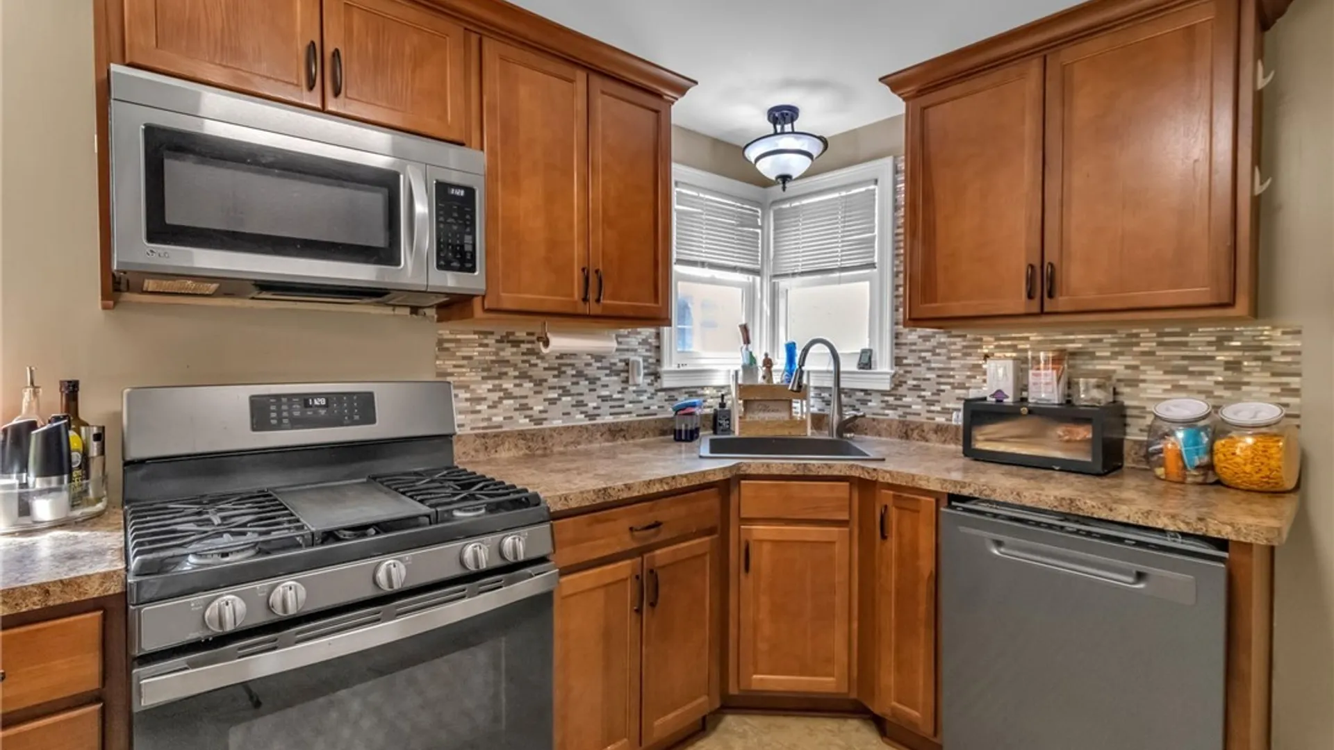 Property at 278 Woodridge Avenue, Cheektowaga, NY 14225 21