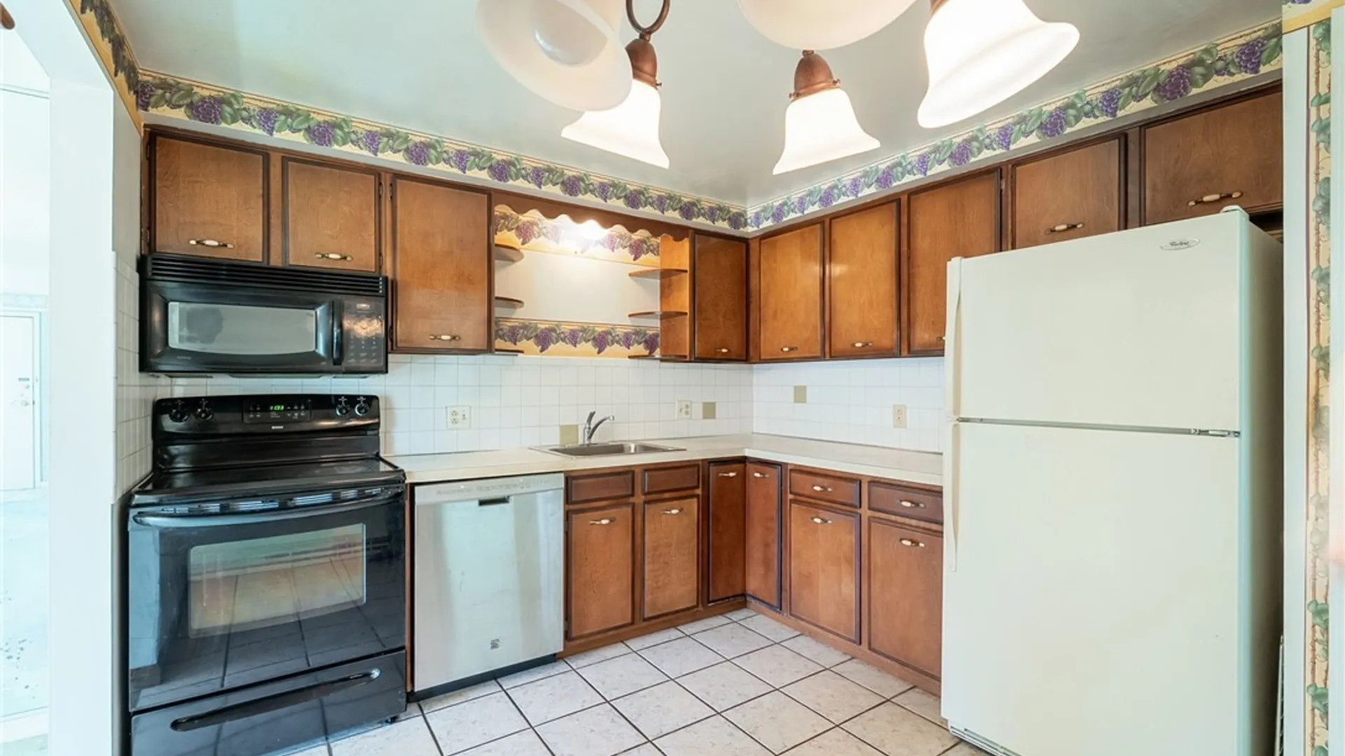 Property at 135 Old Lyme Drive, Amherst, NY 14221 15