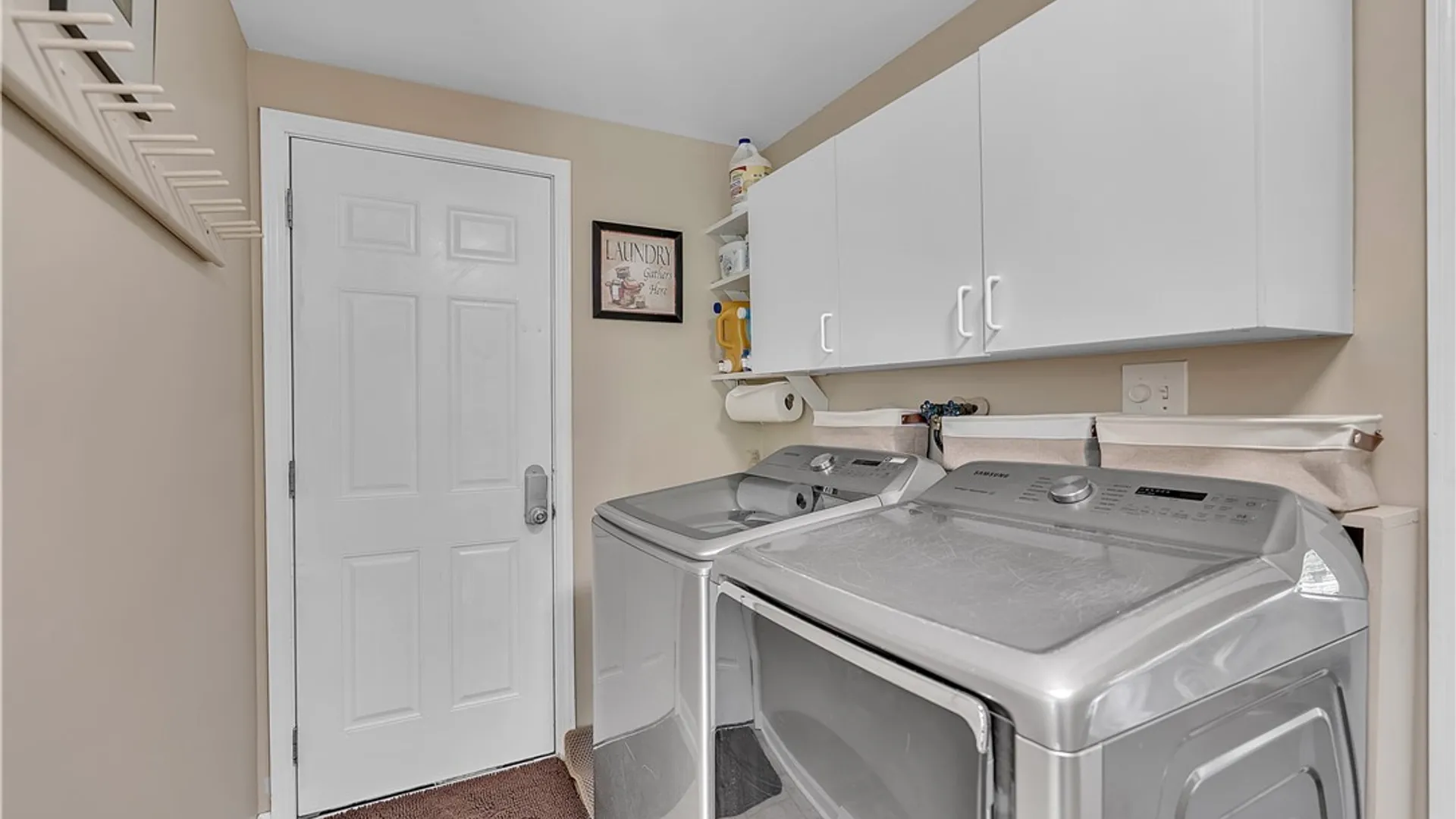 Property at 126 Amberwood Drive, Grand Island, NY 14072 14