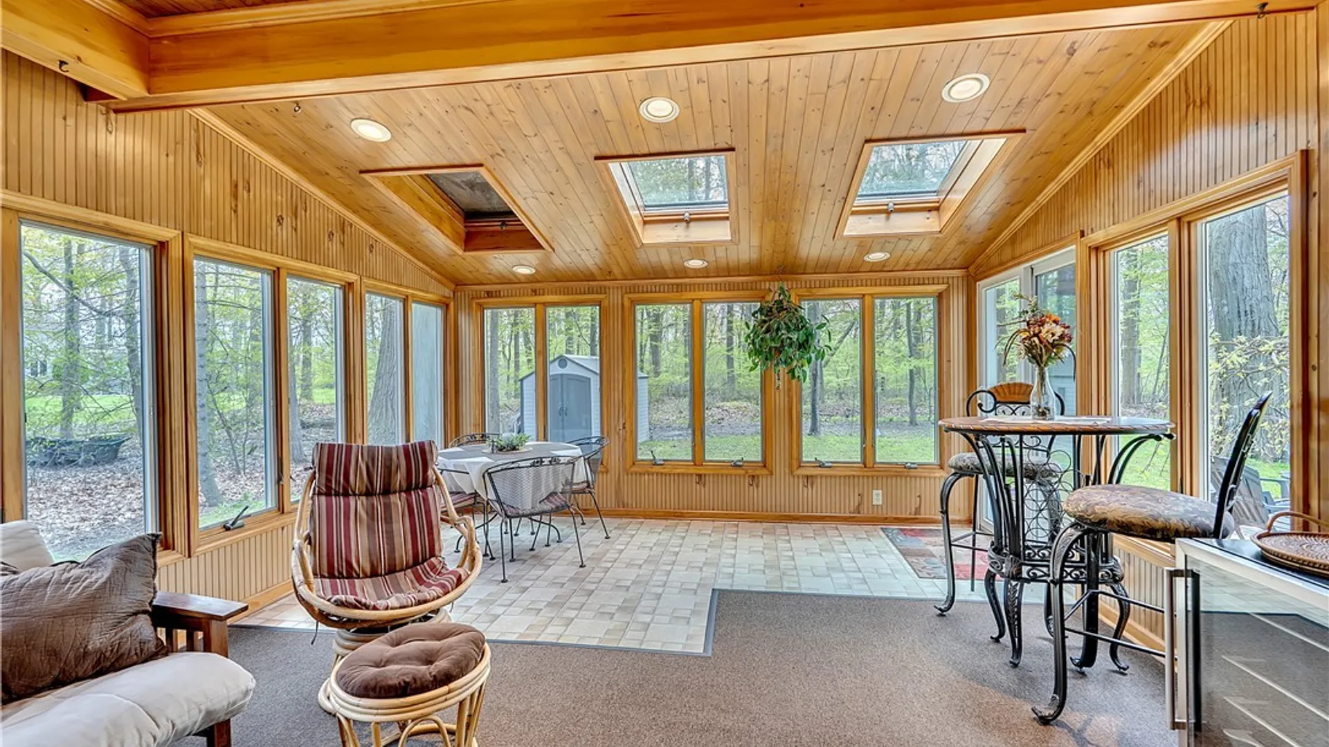 Property at 126 Amberwood Drive, Grand Island, NY 14072 17