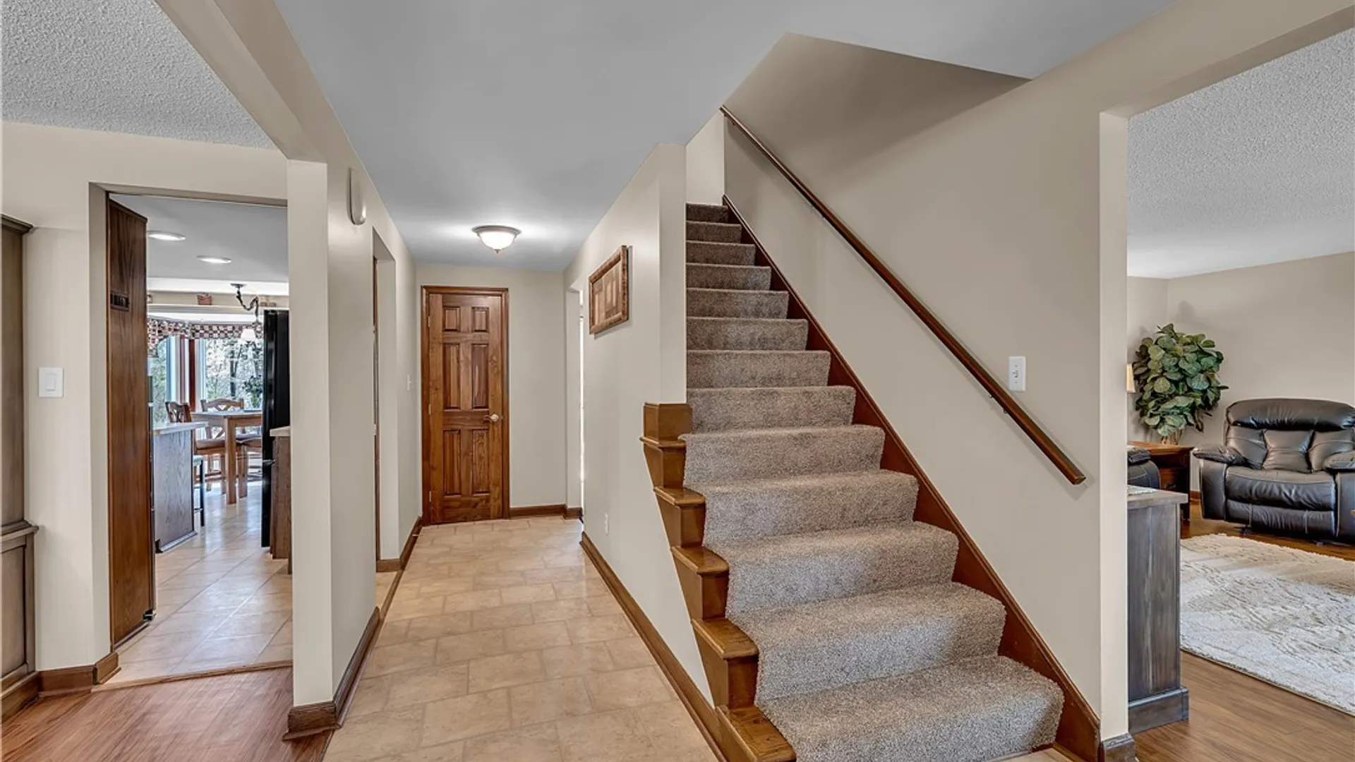 Property at 126 Amberwood Drive, Grand Island, NY 14072 18
