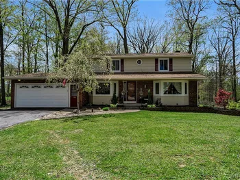 Property at 126 Amberwood Drive, Grand Island, NY 14072