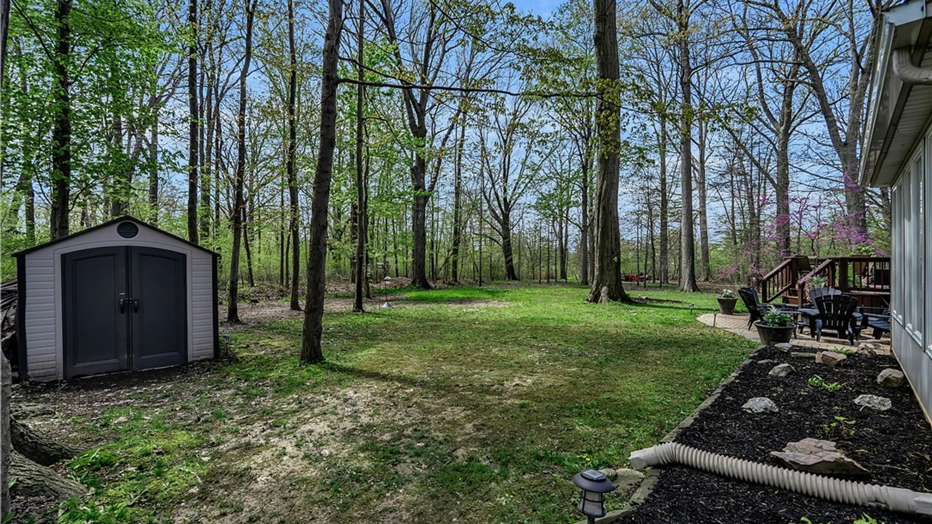 Property at 126 Amberwood Drive, Grand Island, NY 14072 42