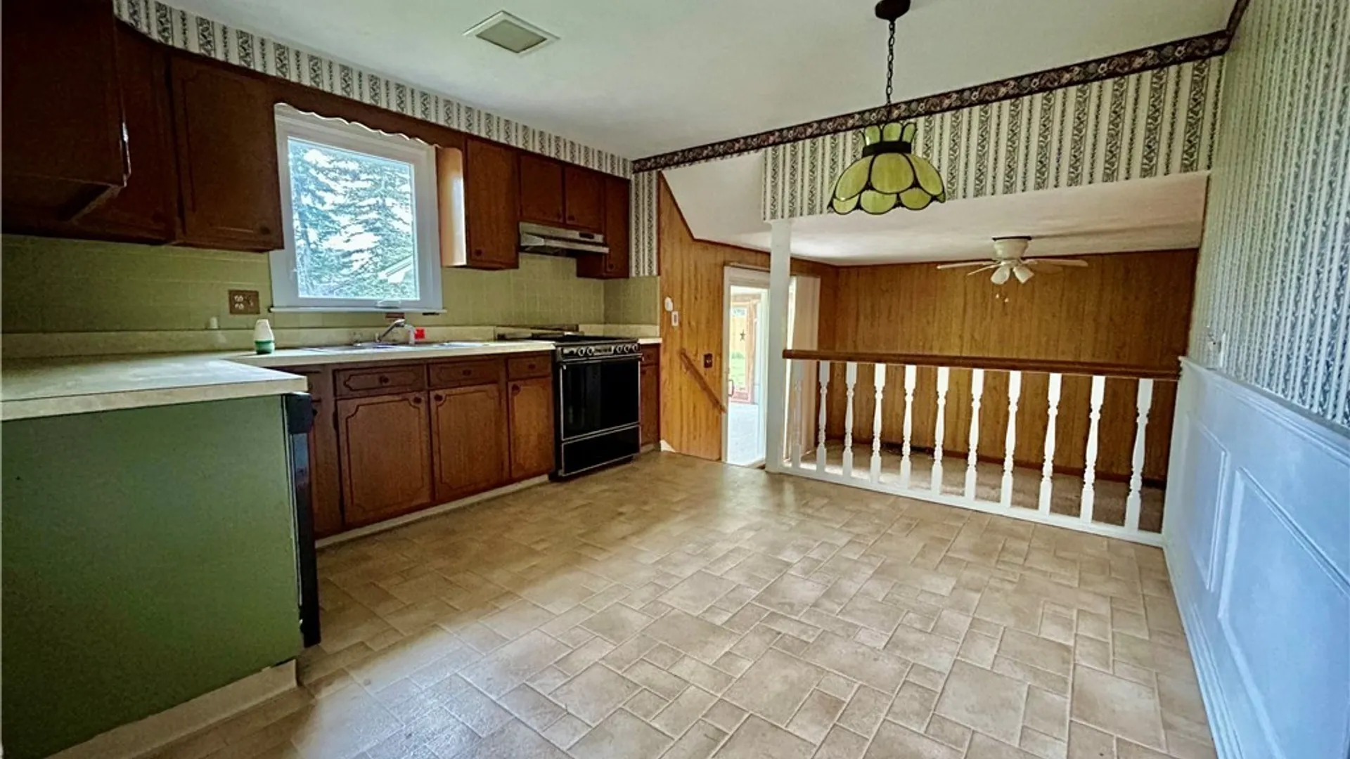 Property at 52 Dorset Drive, Lancaster, NY 14043 8