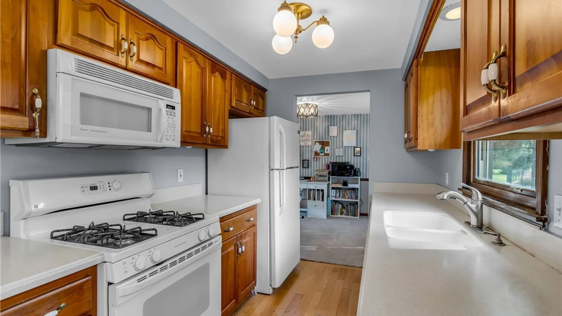 Property at 17 Old Schoolhouse Road, Lancaster, NY 14086 2