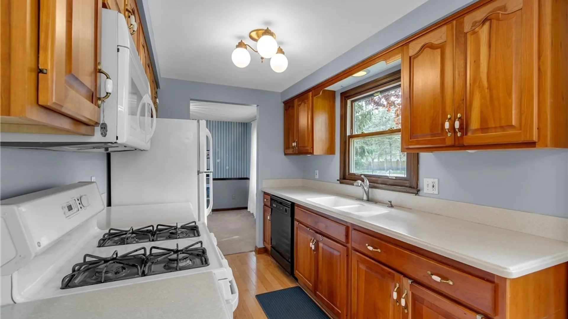 Property at 17 Old Schoolhouse Road, Lancaster, NY 14086 3