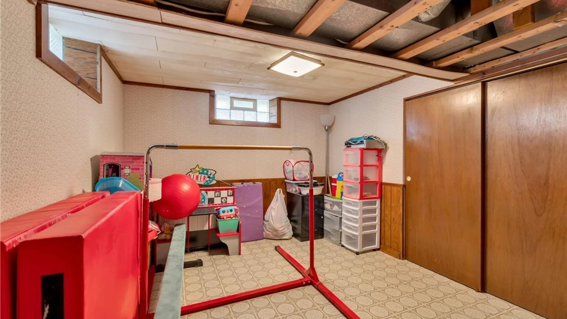 Property at 17 Old Schoolhouse Road, Lancaster, NY 14086 35