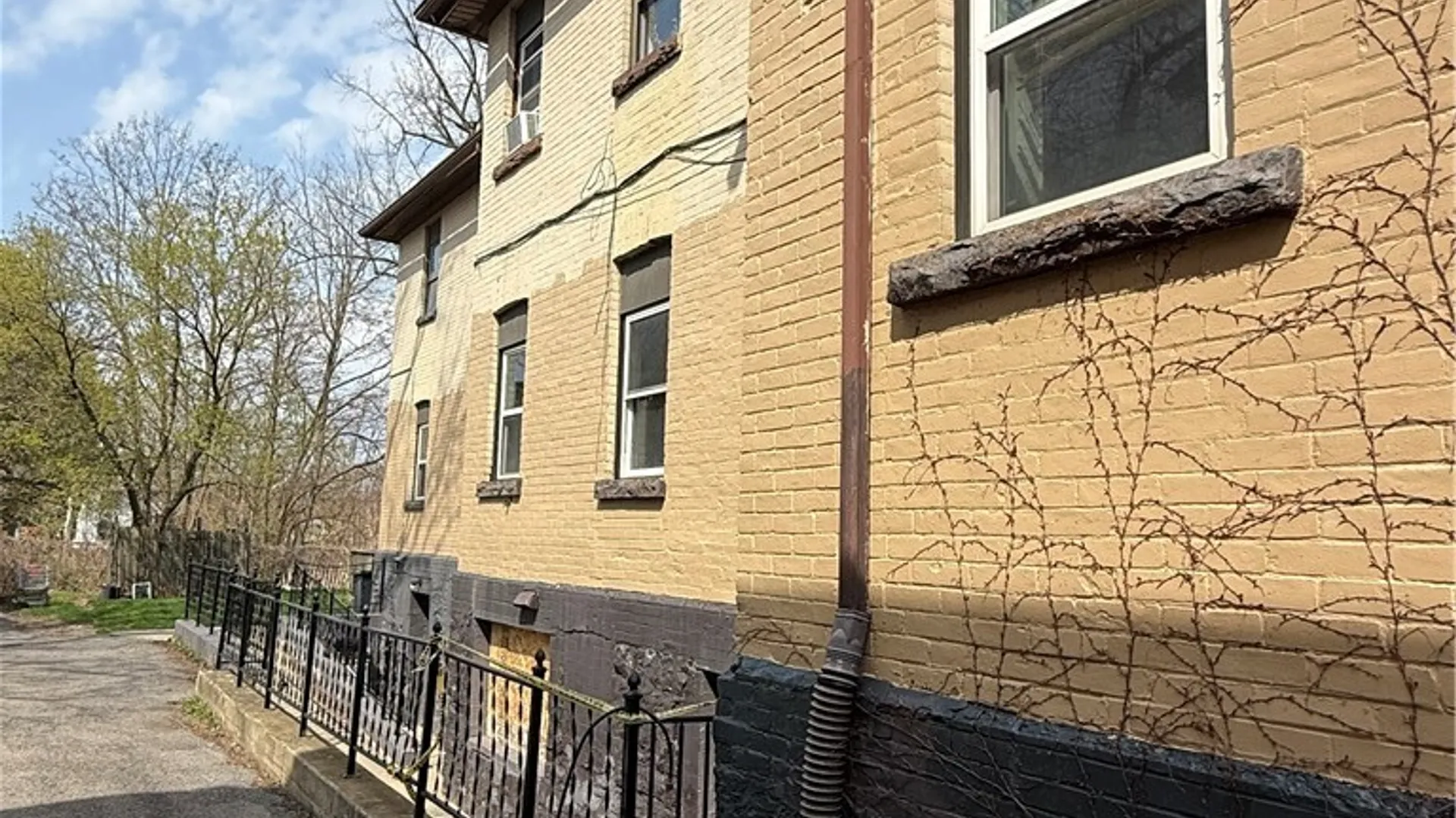 Property at 1028 South Avenue, Niagara Falls, NY 14305 3