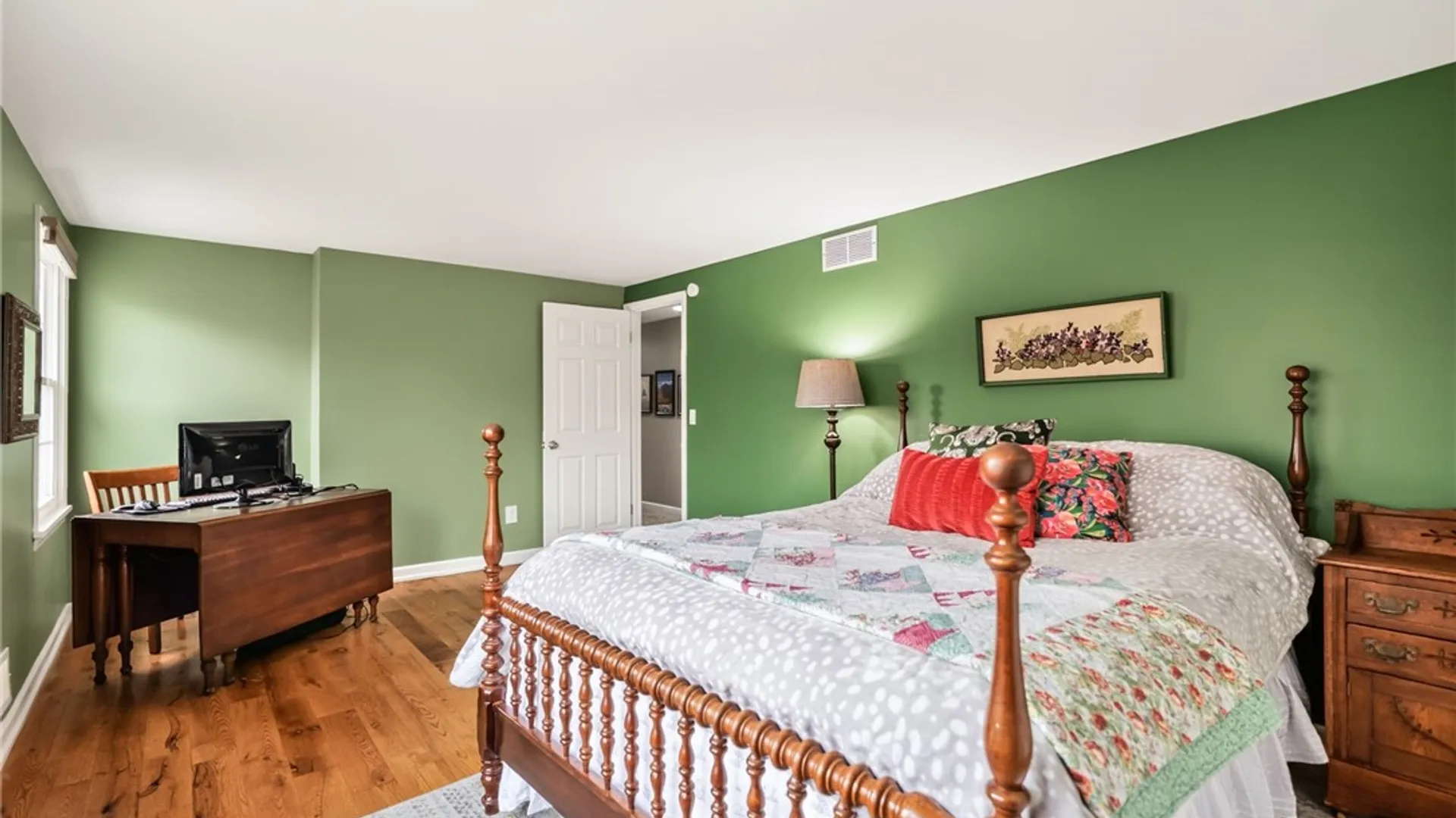 Property at 4 Skelby-Moor Lane, Perinton, NY 14450 17