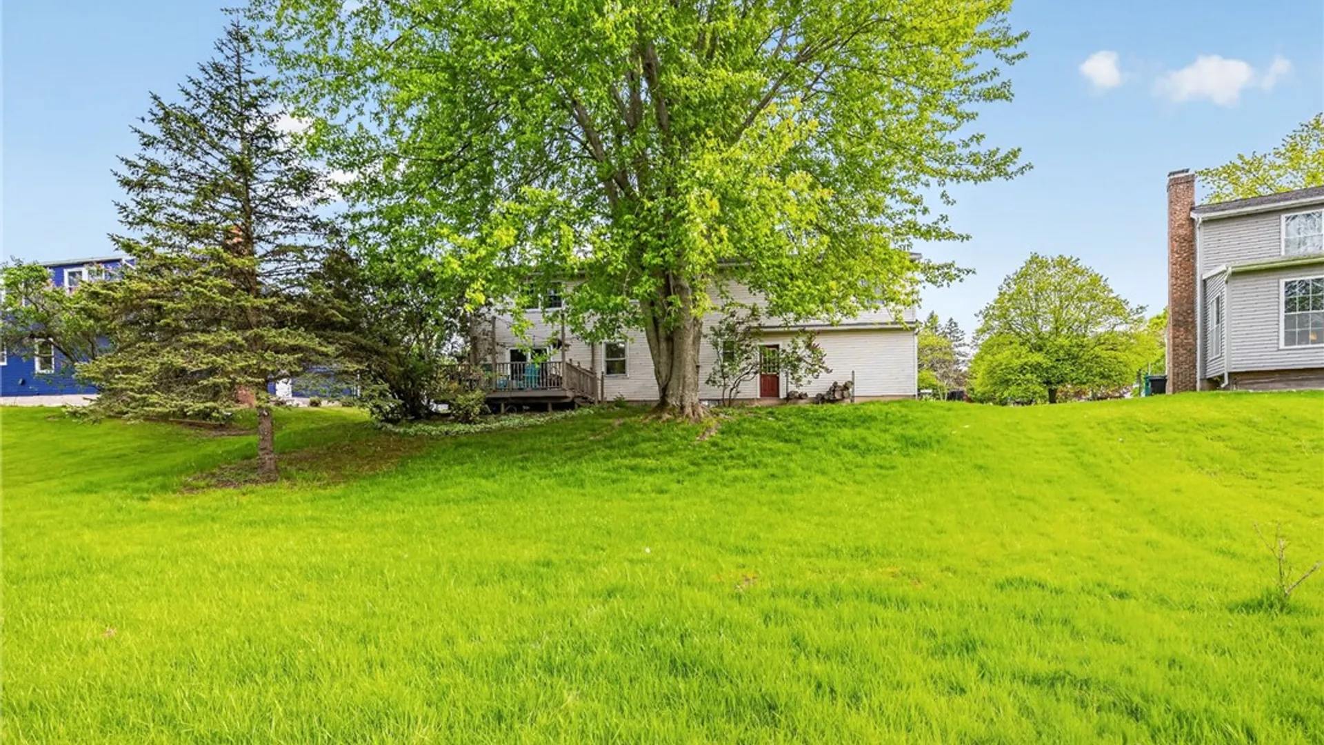 Property at 4 Skelby-Moor Lane, Perinton, NY 14450 28