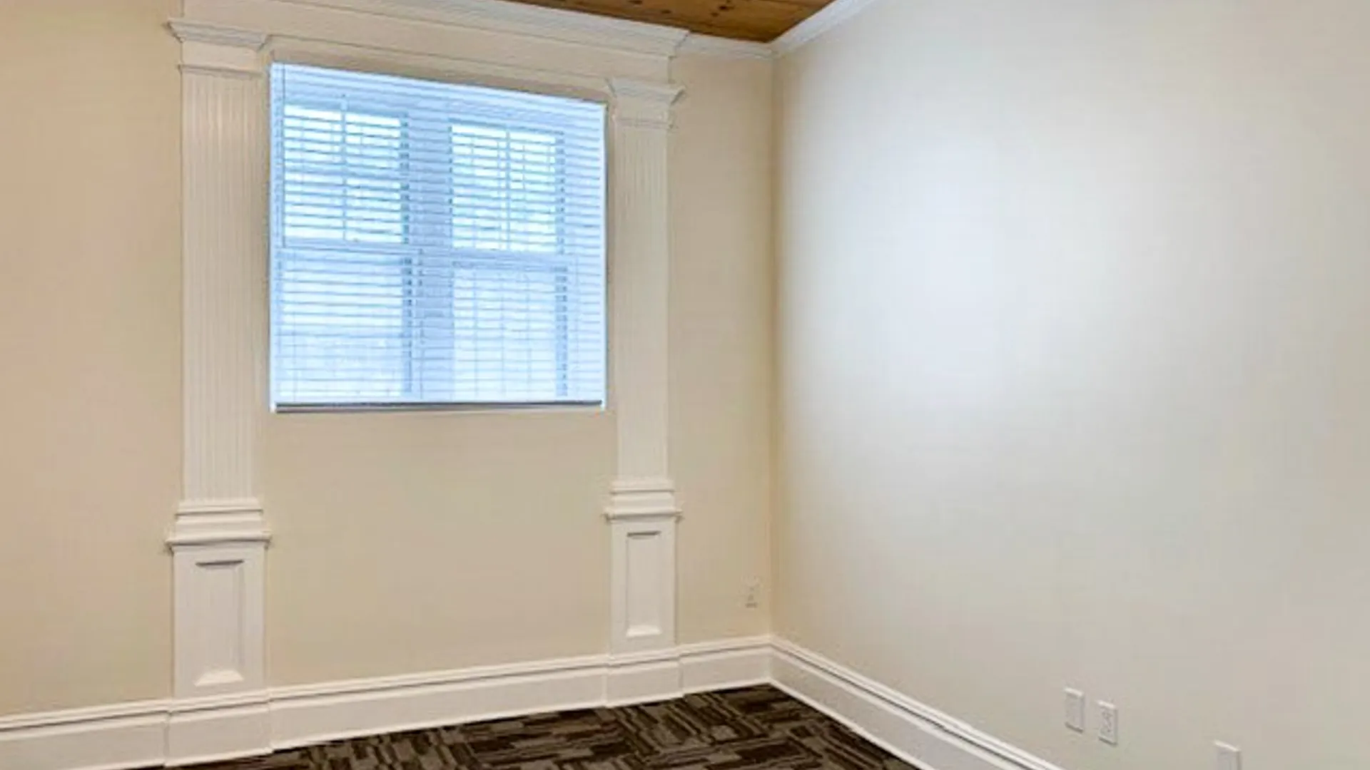 Property at 421 University Ave, Rochester, NY 14607 15